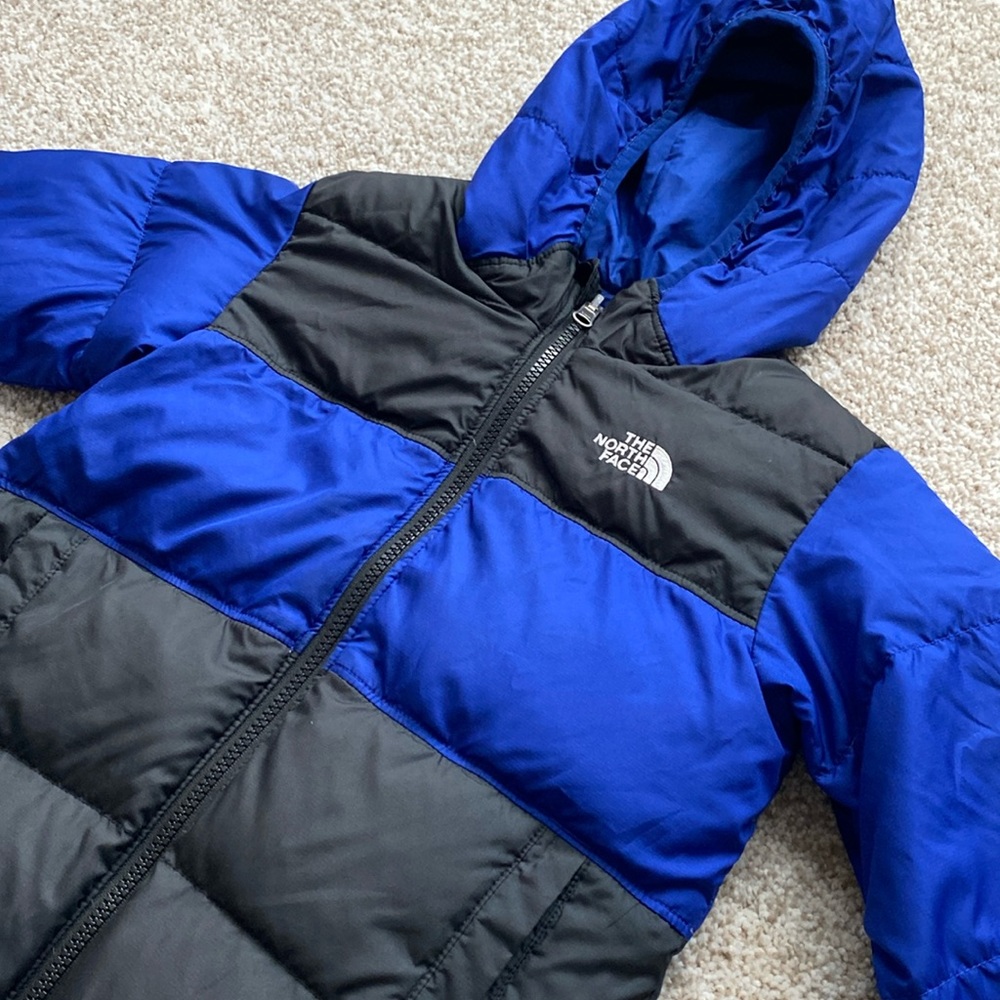 The North Face Kids' Moondoggy Reversible Water Repellent 550 Fill Power Down